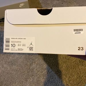 Womens air jordan 1 mid